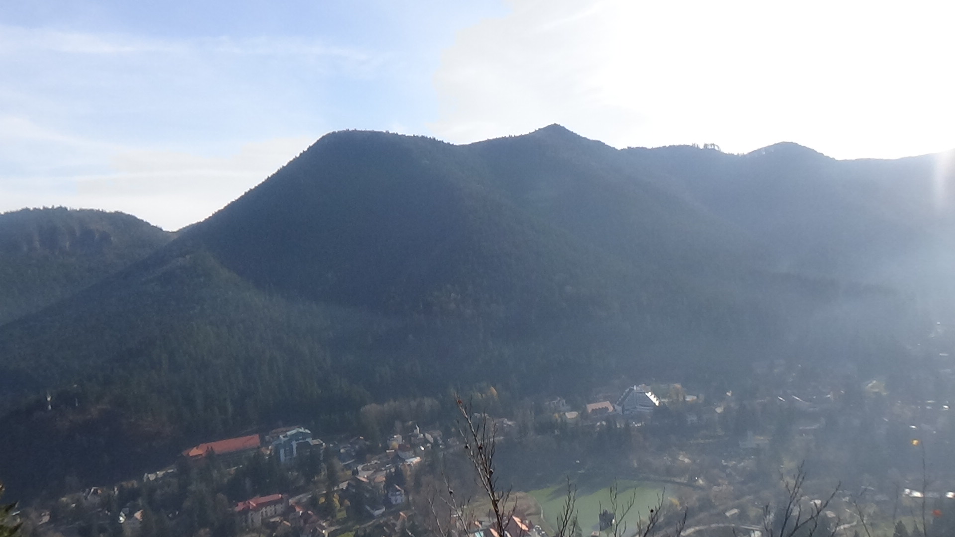 CĂLĂTOR PE POTECILE CARPAŢILOR